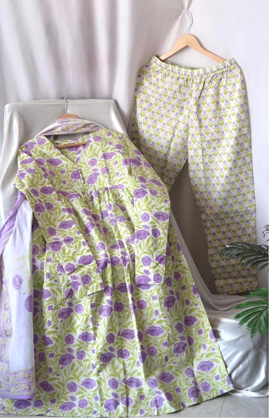 Drizzle & Daydreams Suit - Neer 1.0