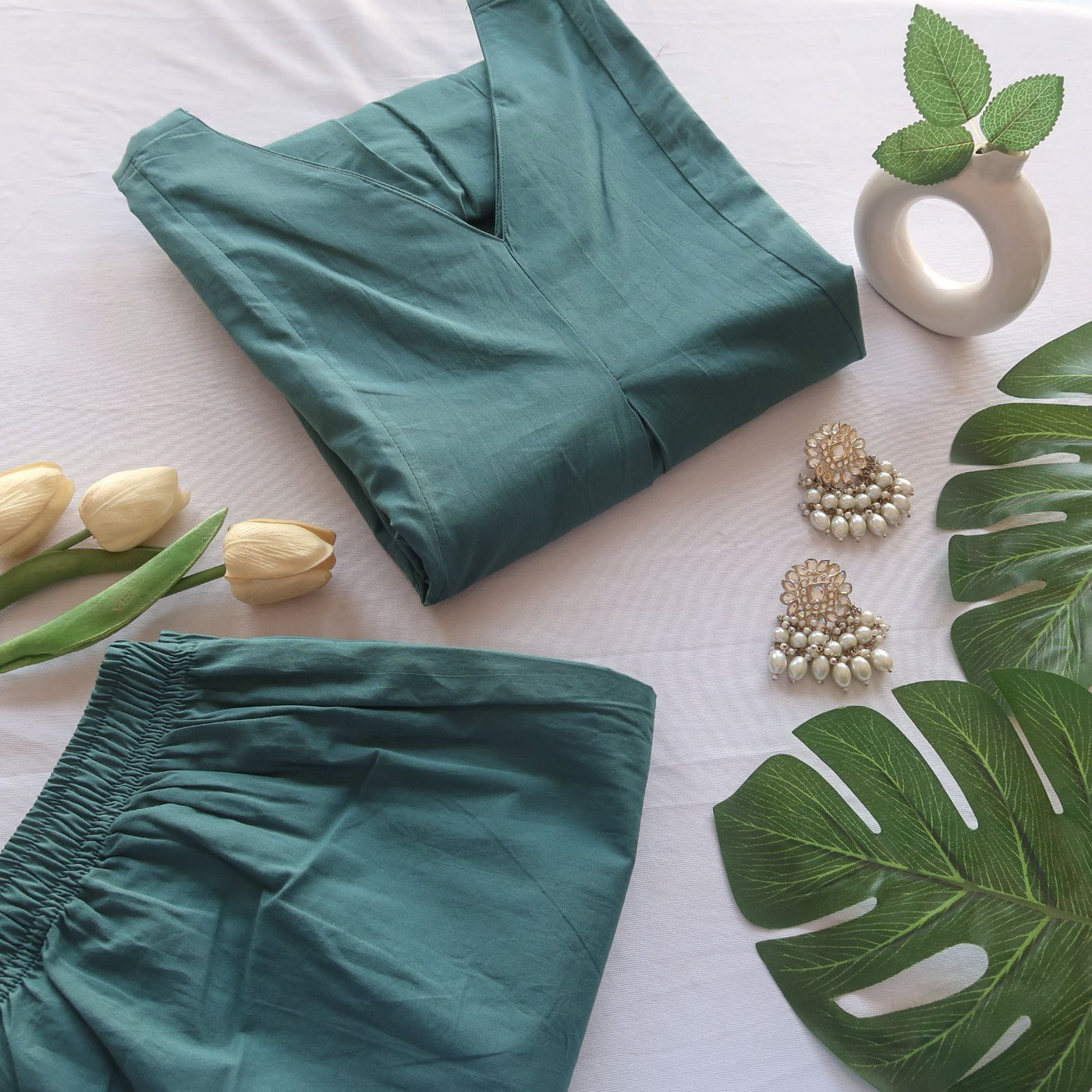 Minimal Green Comforter Suit Set