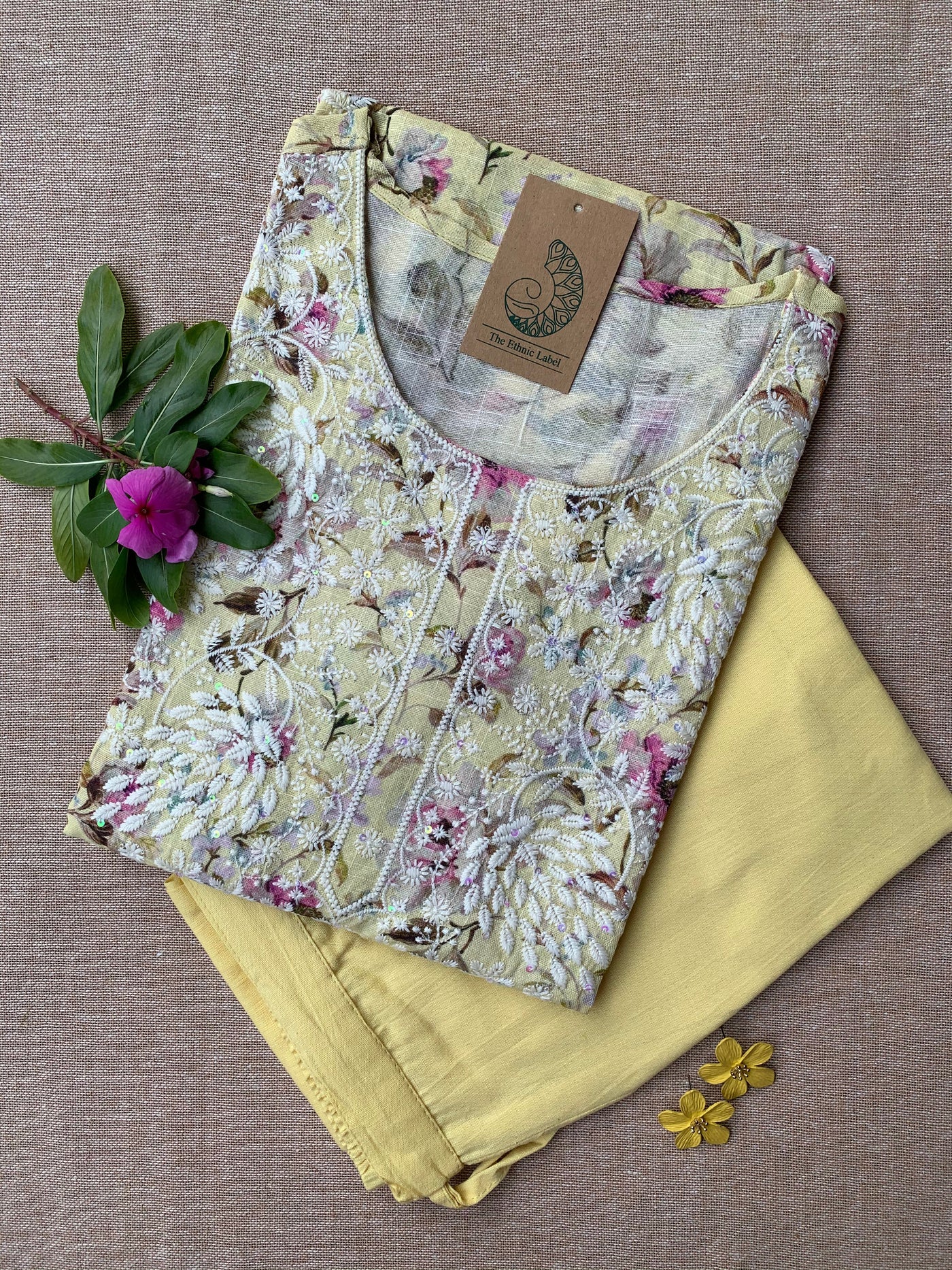 "Hira" Chikankari Kurta with Pants (2pc)